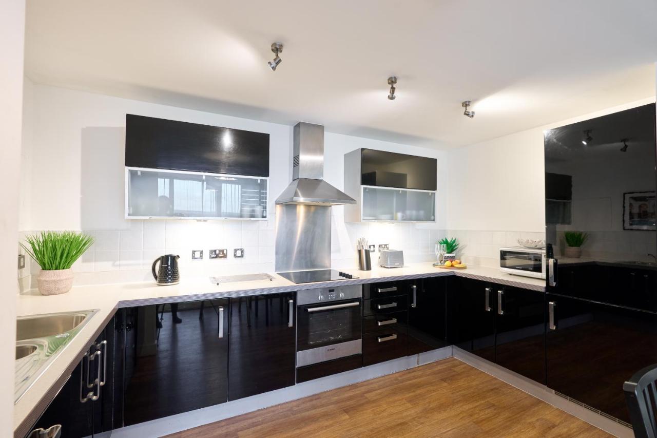 Shortstaymk Vizion Apartments, With Free Superfast Wi-Fi, Parking, Sky Sports And Movies Μίλτον Κέινς Εξωτερικό φωτογραφία