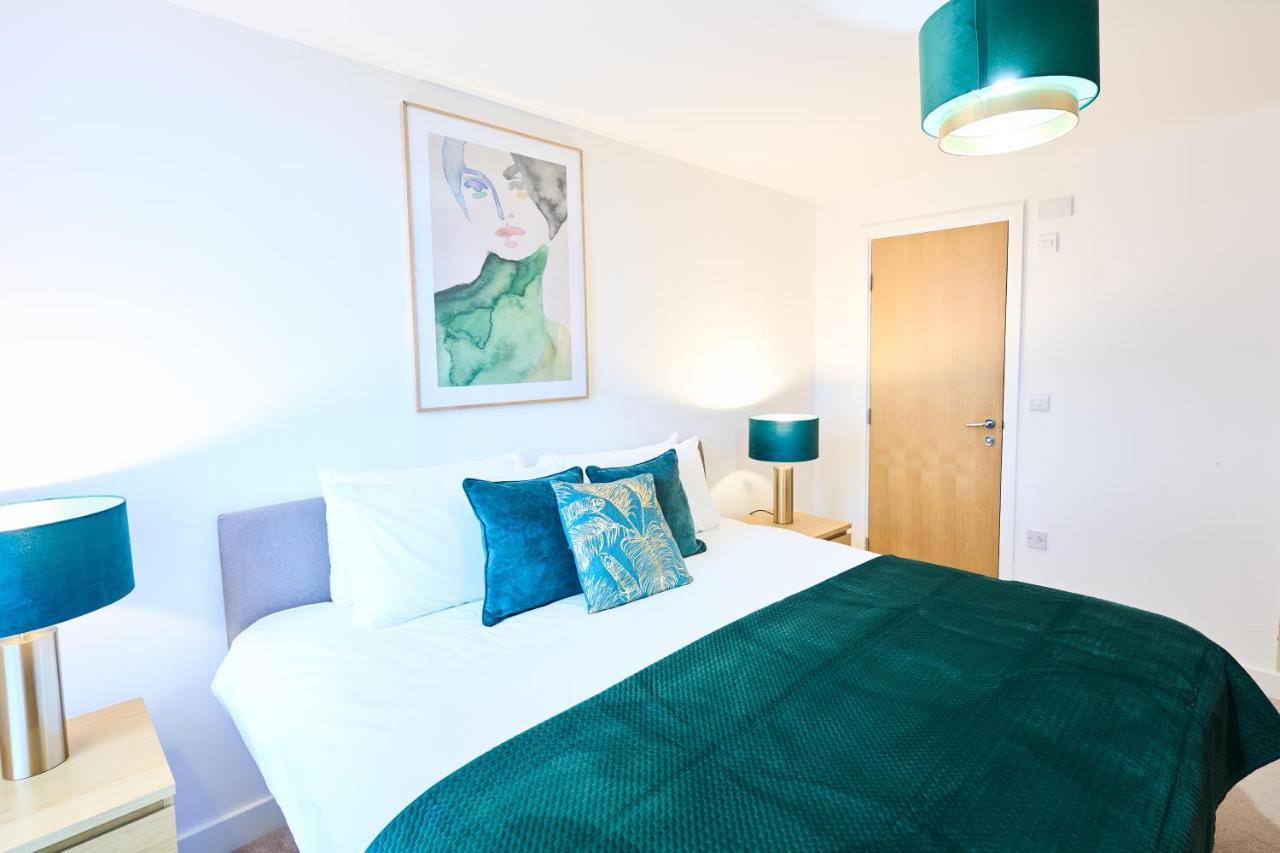 Shortstaymk Vizion Apartments, With Free Superfast Wi-Fi, Parking, Sky Sports And Movies Μίλτον Κέινς Εξωτερικό φωτογραφία