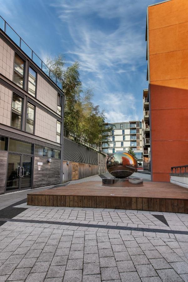 Shortstaymk Vizion Apartments, With Free Superfast Wi-Fi, Parking, Sky Sports And Movies Μίλτον Κέινς Εξωτερικό φωτογραφία