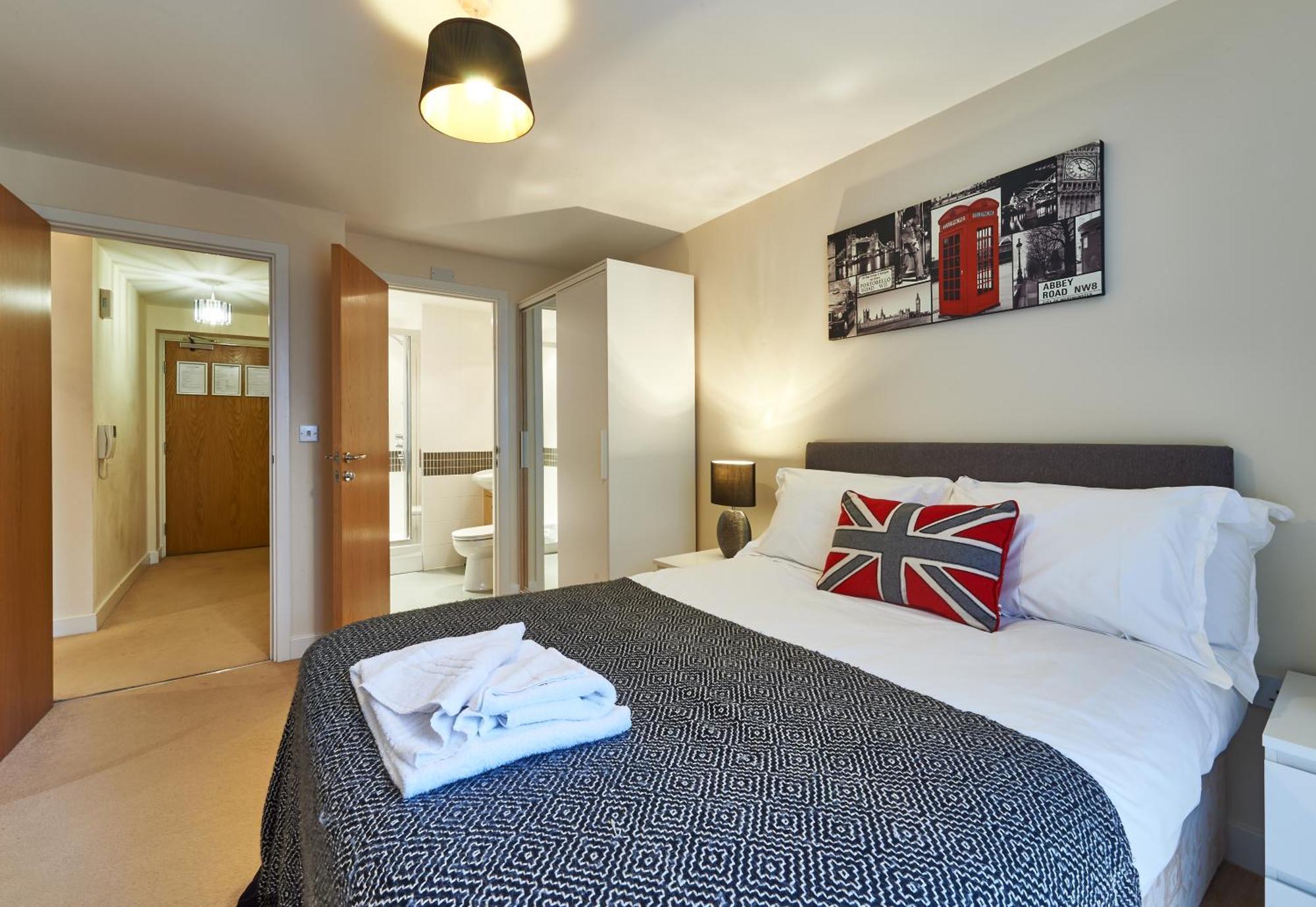 Shortstaymk Vizion Apartments, With Free Superfast Wi-Fi, Parking, Sky Sports And Movies Μίλτον Κέινς Εξωτερικό φωτογραφία