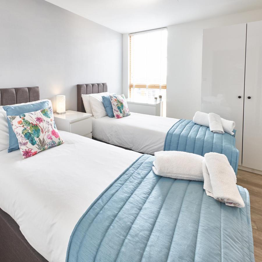 Shortstaymk Vizion Apartments, With Free Superfast Wi-Fi, Parking, Sky Sports And Movies Μίλτον Κέινς Εξωτερικό φωτογραφία